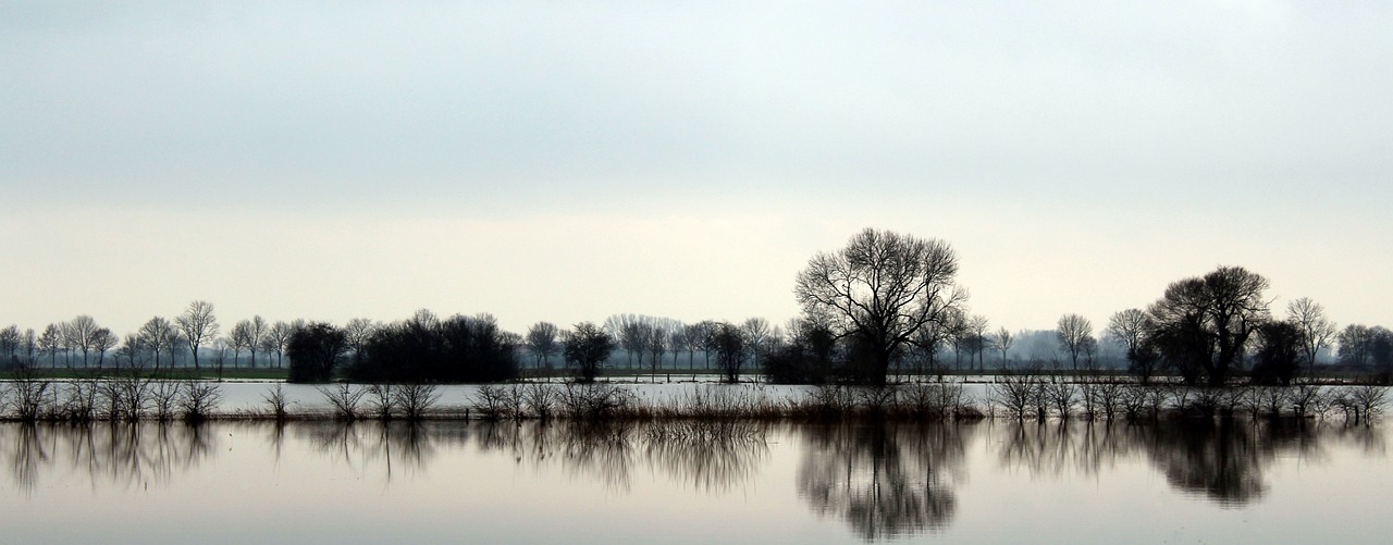 Tips for Capturing Reflections in Water Bodies During Your Travels